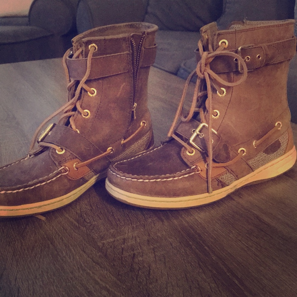 NEW Women’s Sperry Combat Boots